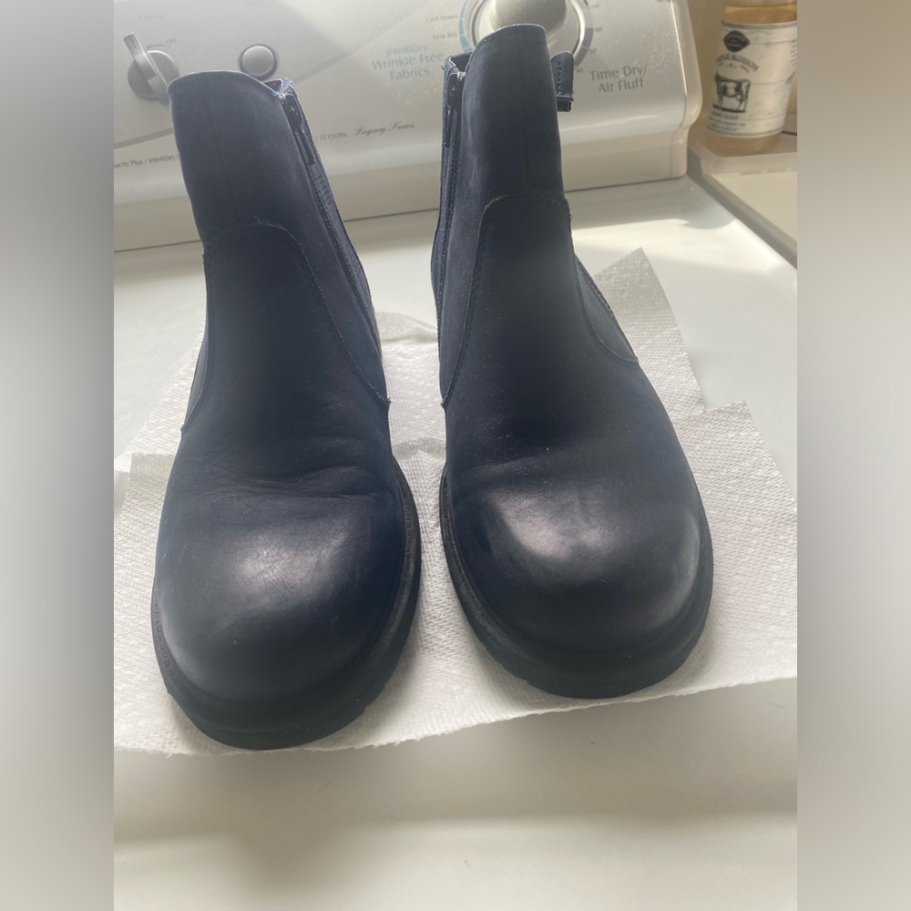 Earth Dark Blue Leather/Suede Booties. Zip entry.  Size 8.5